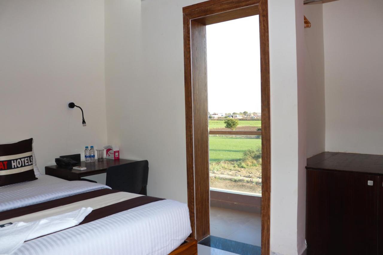 Pat Hotels Indore Exterior foto