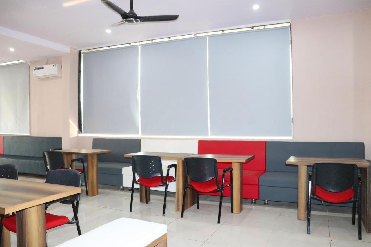 Pat Hotels Indore Exterior foto